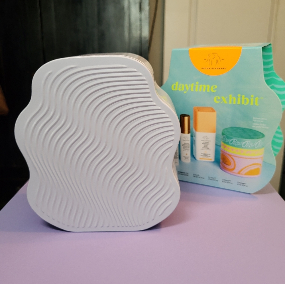 Drunk Elephant Daytime Exhibit Morning Skincare Set, New - Picture 5 of 7
